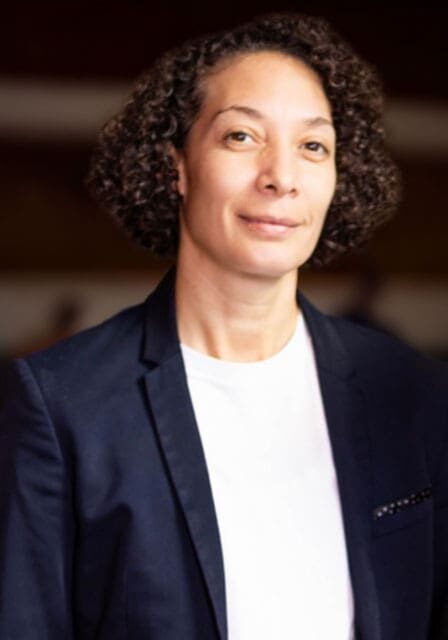 Lisa-Pryor-wqAdjus512x640